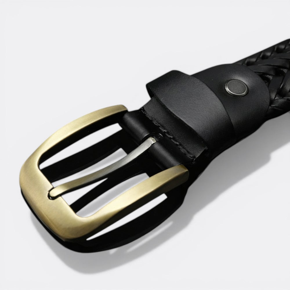 Le monde de la ceinture black braided leather belt with antique brass buckle.