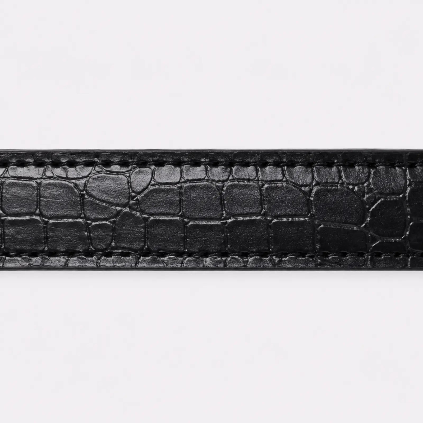 Détail de la matière crocodile noire de la ceinture — Le Monde de la Ceinture
