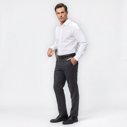 Mannequin homme portant la Ceinture Automatique Homme Cuir — style business — Le Monde de la Ceinture