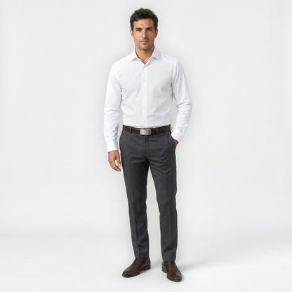 Mannequin homme portant la Ceinture Boucle en Métal — style business — Le Monde de la Ceinture