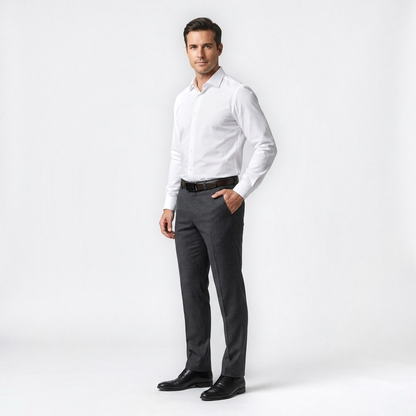 Mannequin homme portant la Ceinture Cuir Boucle Automatique Homme — look luxe — Le Monde de la Ceinture