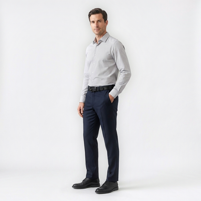 Mannequin homme portant la Ceinture cuir Boucle Carrée Homme — style business — Le Monde de la Ceinture