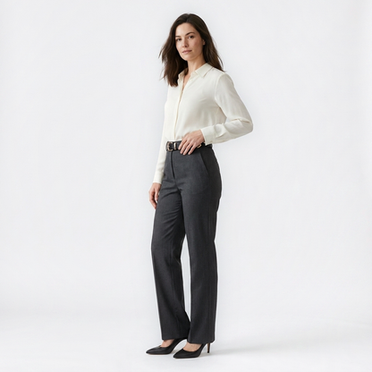 Mannequin femme portant la Ceinture Cuir Femme Original — look luxe — Le Monde de la Ceinture