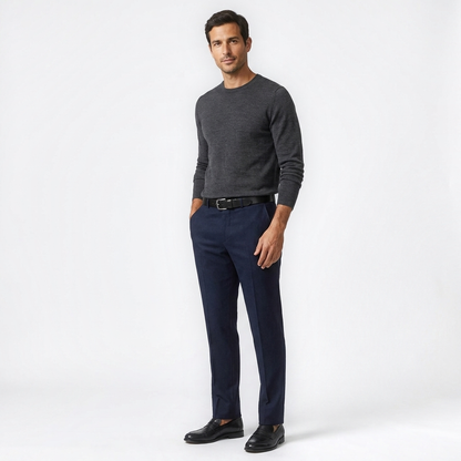 Mannequin homme portant la Ceinture en Cuir Homme — style smart casual — Le Monde de la Ceinture