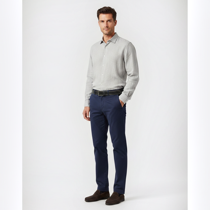 Mannequin homme portant la Ceinture Homme Cuir Boucle Carrée — style smart casual — Le Monde de la Ceinture