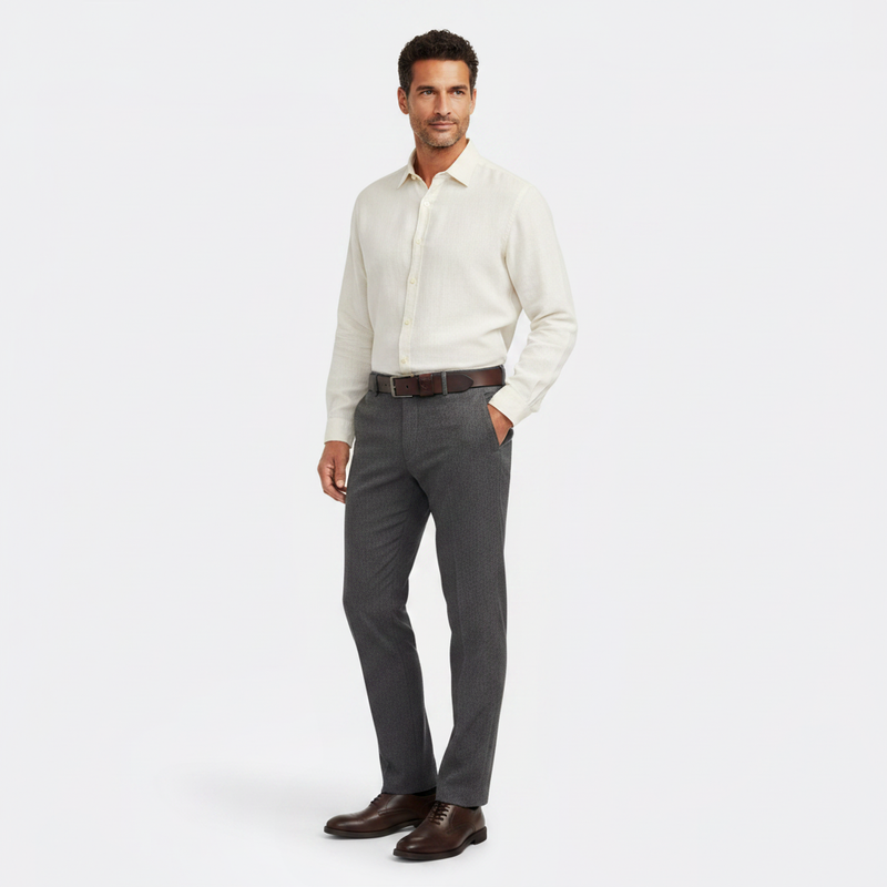 Mannequin homme portant la Ceinture Homme Cuir Simple — style smart casual — Le Monde de la Ceinture