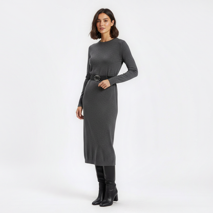 Mannequin femme portant la Ceinture Large Double Boucle — style minimaliste — Le Monde de la Ceinture