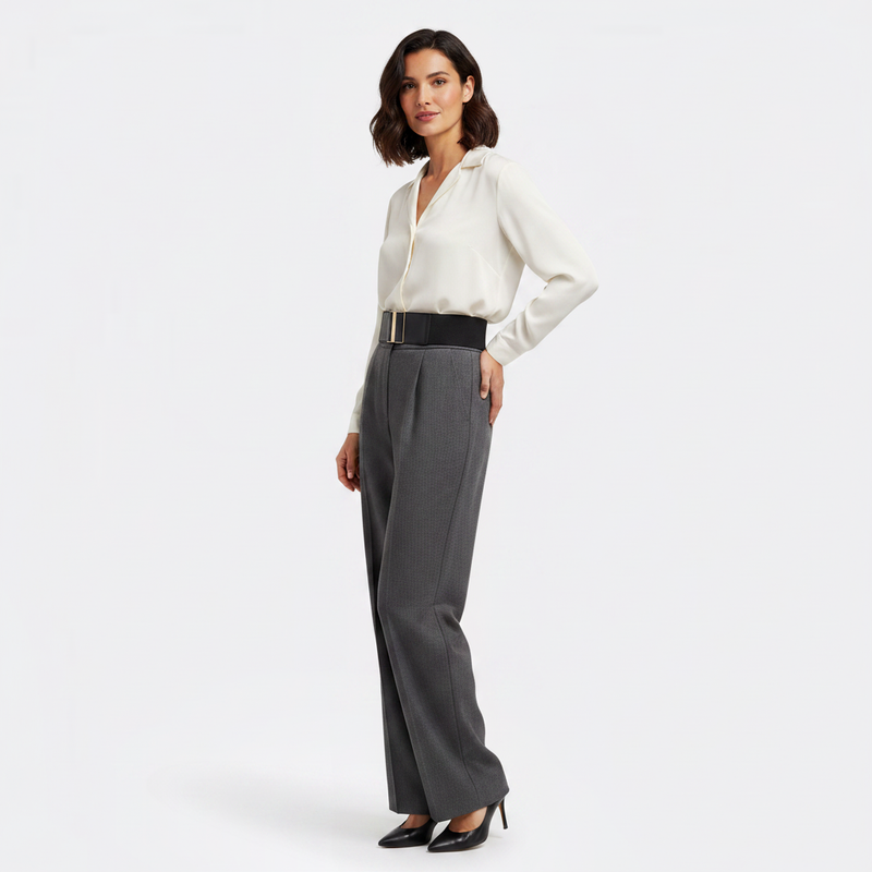 Mannequin femme portant la Ceinture Large Femme — look luxe — Le Monde de la Ceinture