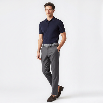 Mannequin homme portant la Ceinture Tissée Homme — style smart casual — Le Monde de la Ceinture