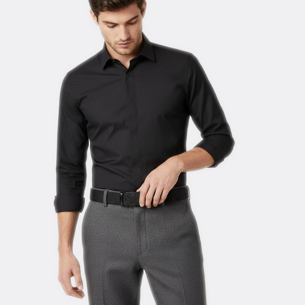 Détail boucle de la Ceinture Tressé sans Trou portée par un homme — style minimaliste — Le Monde de la Ceinture