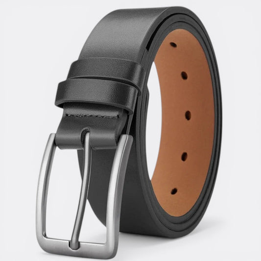 Le monde de la ceinture black faux leather belt with silver buckle, ideal for everyday wear and smartening up outfits.