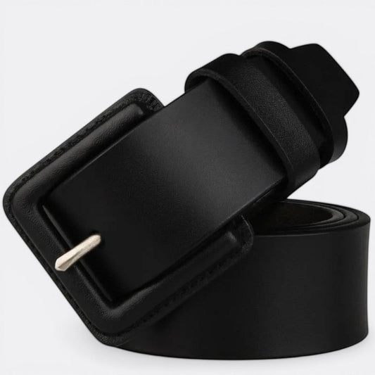 Le monde de la ceinture black leather belt with a square buckle and silver pin, perfect for men's formal and casual wear.